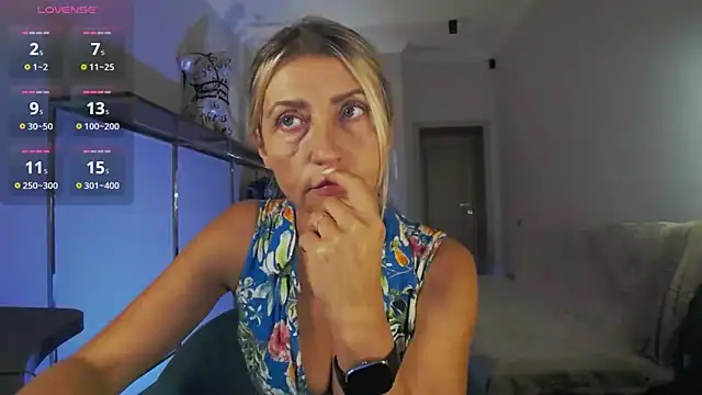 ZoeGrant online show from October 1, 7:52 pm