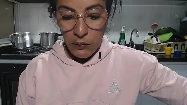 kateleyagrey online show from April 23, 8:00 pm