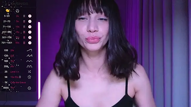 Alice Wonders online show from October 9, 10:03 pm