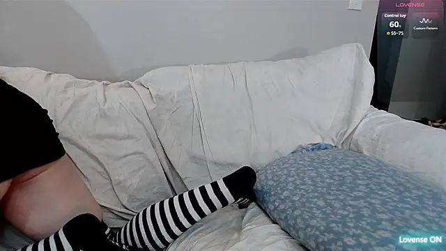 EmoDream1998 online show from September 28, 10:15 pm