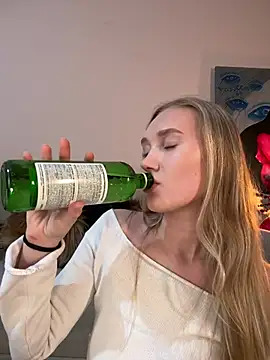 MariaTull online show from April 24, 6:11 pm