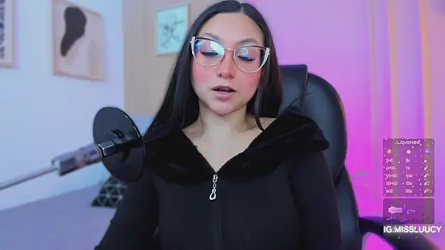 lucy neil online show from March 25, 2:50 am