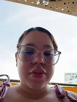 Lucyklein2022 online show from June 10, 6:06 pm