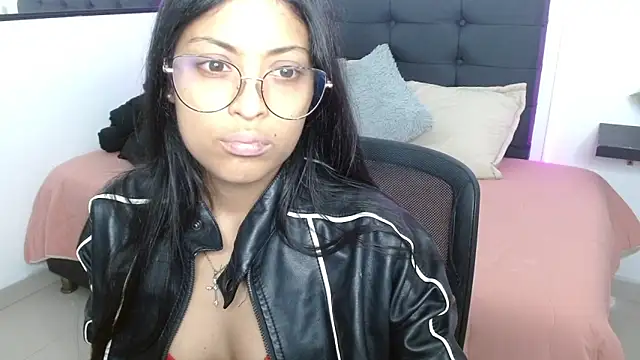 vaness weet online show from June 8, 7:14 pm