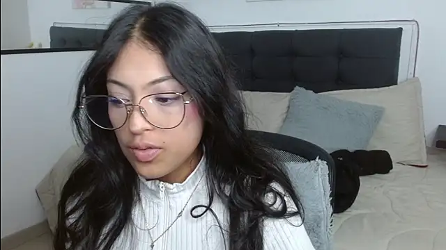 vaness weet online show from April 23, 7:49 pm