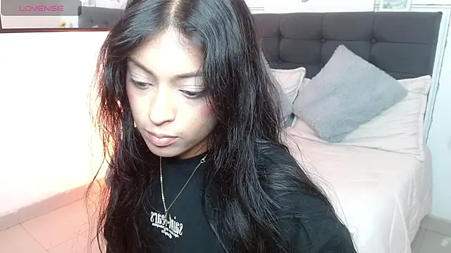 Snapshot of vaness_weet chatting on October 15, 8:55 pm vaness weet online show from October 15, 8:55 pm