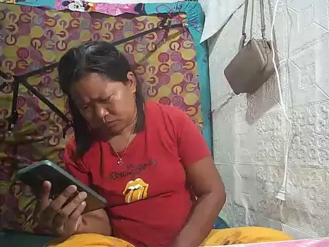 sweethotmom online show from July 29, 9:31 am