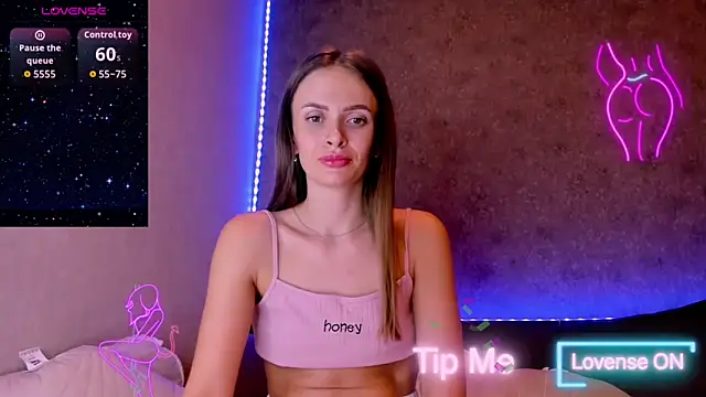 madina taher online show from October 5, 9:31 pm