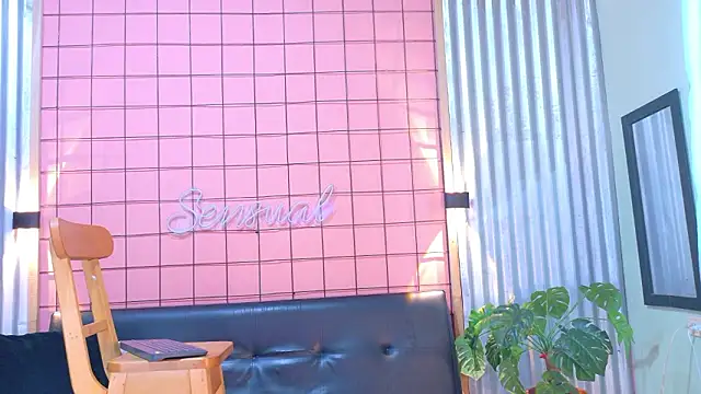 mensia hernandz online show from March 26, 1:46 pm