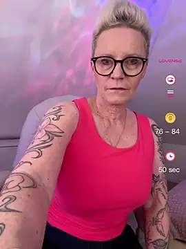 German Milf online show from April 23, 1:02 pm