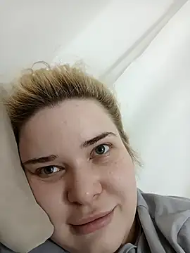EllsaJean  online show from May 7, 9:07 pm