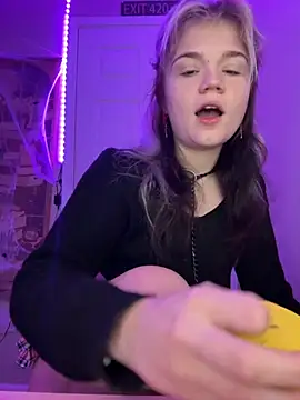 Cutiepiespanks online show from November 4, 4:28 am