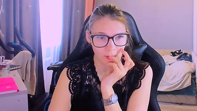 MollyLollipop online show from April 29, 6:05 am