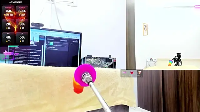 Paulina Davis  online show from December 15, 11:21 pm