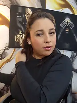 LizzRouse online show from April 22, 8:39 pm