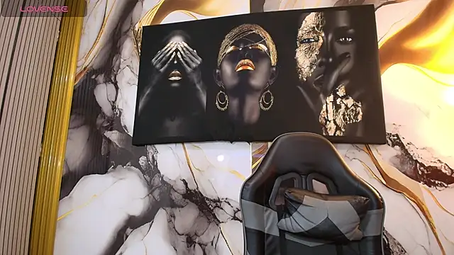 LizzRouse online show from April 10, 9:10 pm