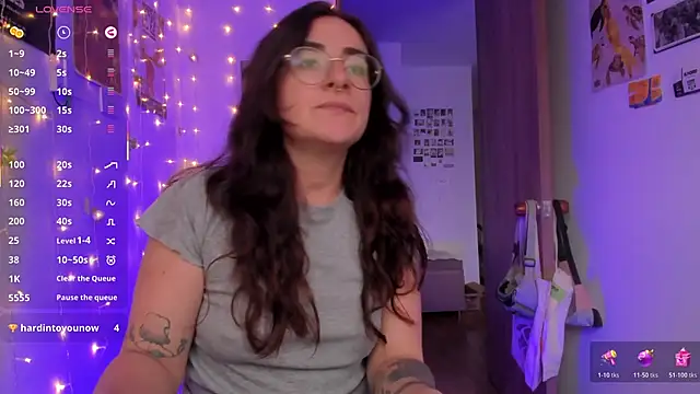 linda giggle online show from November 21, 9:39 pm