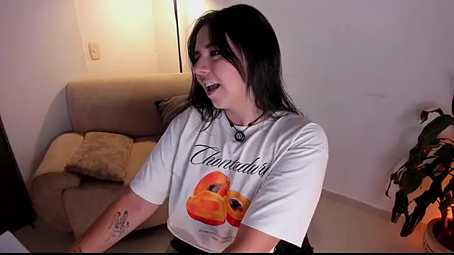 Amber  Davis online show from March 24, 1:11 am