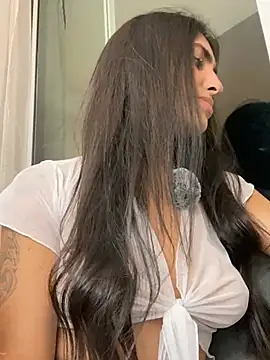 DaphneUwu online show from May 16, 1:52 am