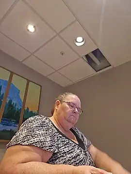 Hornybbw1978 online show from July 4, 5:58 am