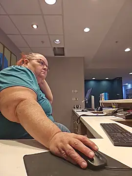 Hornybbw1978 online show from July 2, 5:46 am