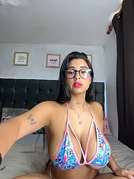 Snapshot of lovely_violet13 chatting on October 17, 8:34 pm lovely violet13 online show from October 17, 8:34 pm