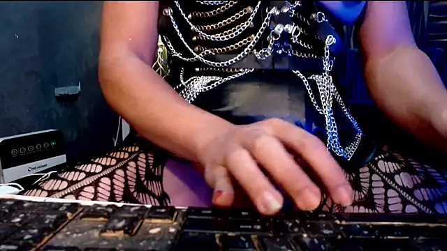 UrtopshemalegoddessAliyah online show from March 28, 9:24 pm