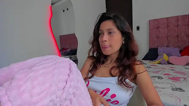 cora 22 online show from April 22, 12:57 pm