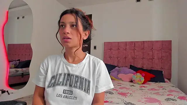 cora 22 online show from April 24, 12:52 pm