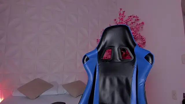 cora 22 online show from March 20, 1:05 pm