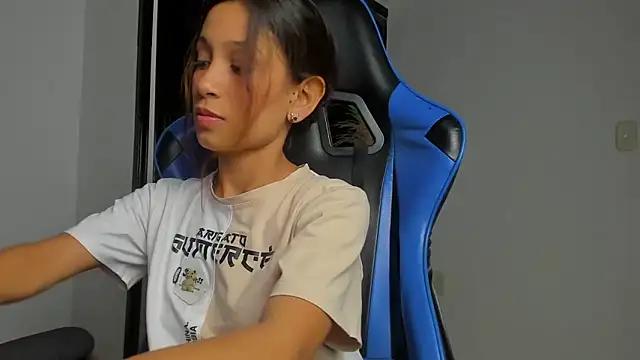 cora 22 online show from December 19, 6:55 pm