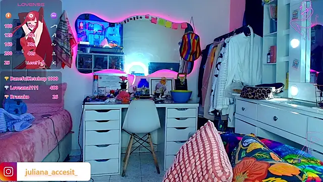 caroline cossei online show from April 23, 3:47 pm