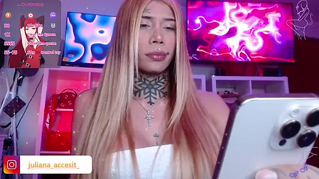 caroline cossei online show from November 1, 10:03 pm