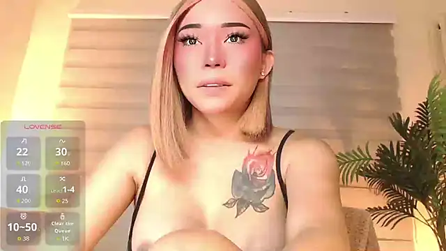 AlexMarieXOXO online show from October 20, 11:52 pm