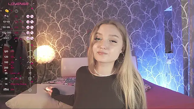 MiaMiaMeow online show from April 19, 1:33 pm