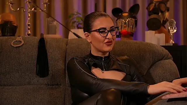 Snapshot of kelly_kent chatting on October 17, 10:35 pm kelly kent online show from October 17, 10:35 pm
