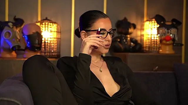 kelly kent online show from April 25, 8:06 pm