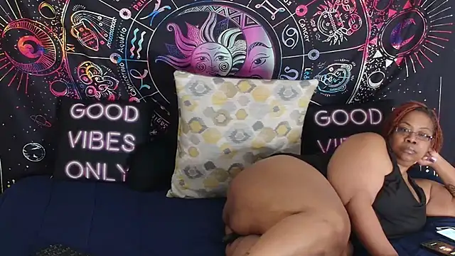 RenaeCumsAlot69 online show from June 5, 7:20 pm