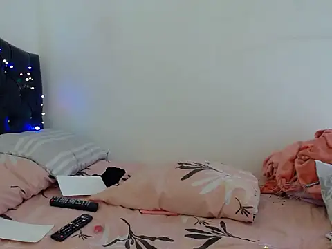 gooddes303salome online show from October 3, 8:25 pm