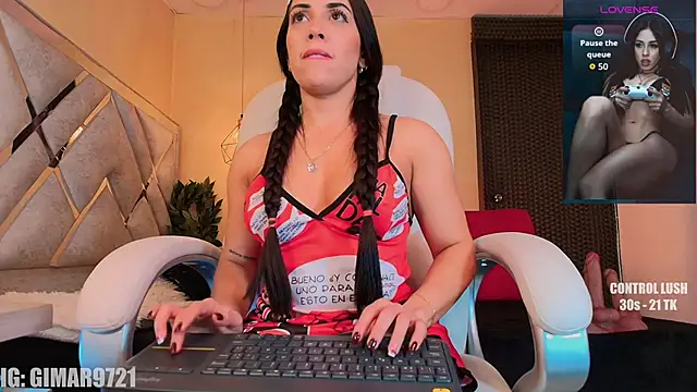 marcela Davila online show from October 6, 8:42 am