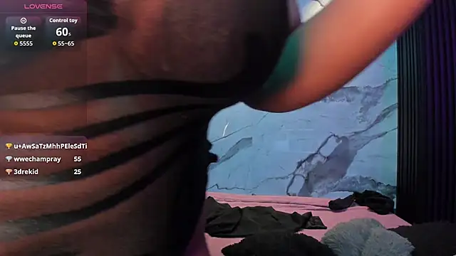 Darnellqueen online show from April 25, 12:35 am