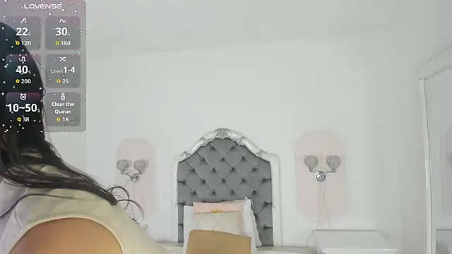 Valentina Ross  online show from March 18, 12:21 pm