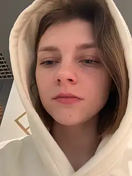 ValenciaShock online show from April 21, 7:15 am