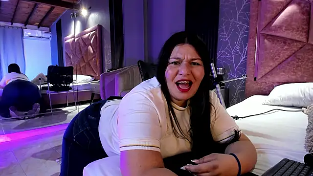 Amanda-Cruz online show from September 10, 1:38 am