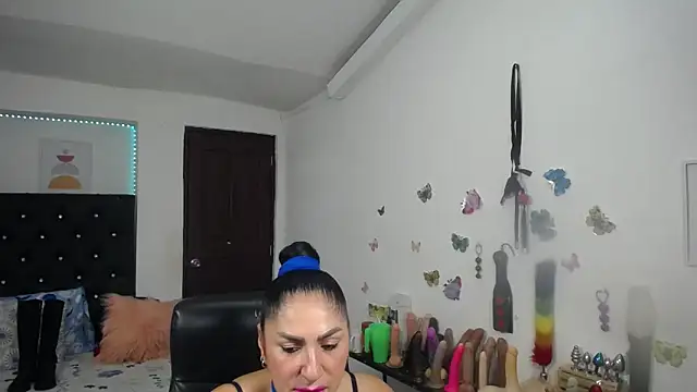 mature bigboobs10 online show from April 26, 4:32 am