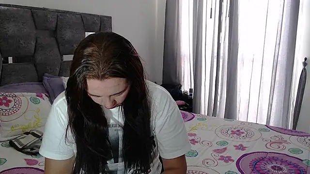 sara hott 1 online show from April 24, 2:53 pm