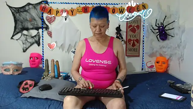 Snapshot of loquitaqueen011 chatting on October 18, 3:59 pm loquitaqueen011 online show from October 18, 3:59 pm