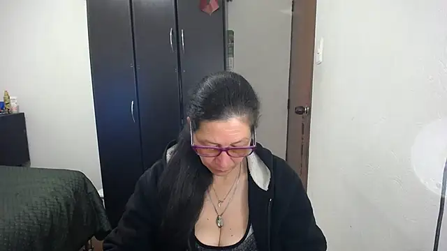 latin49 online show from March 13, 4:47 am