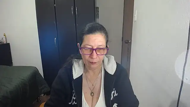 latin49 online show from April 8, 4:36 am