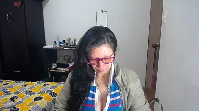 latin49 online show from November 7, 3:34 am